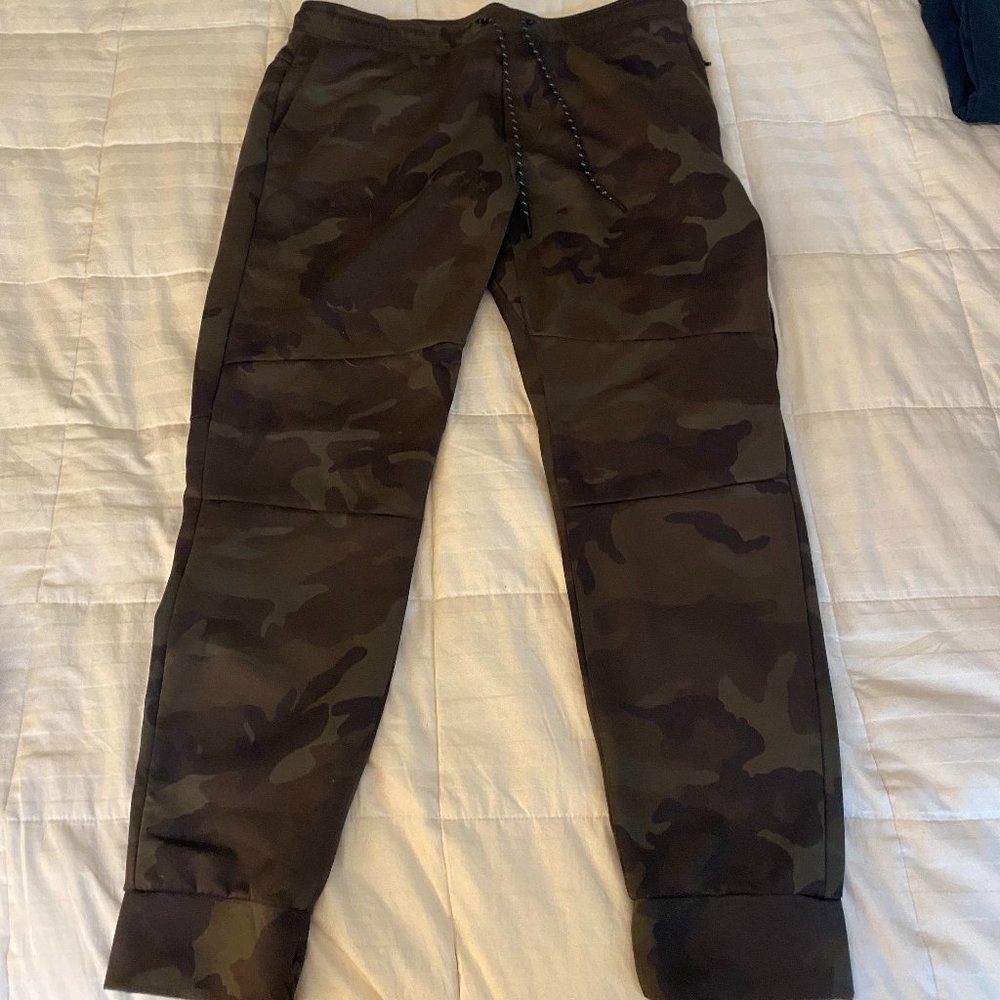 American Eagle Camo Joggers